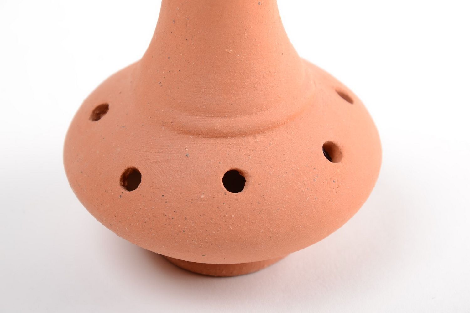 Оригинальный глиняный подсвечник ручной работы на одну свечу в виде вазы фото 4