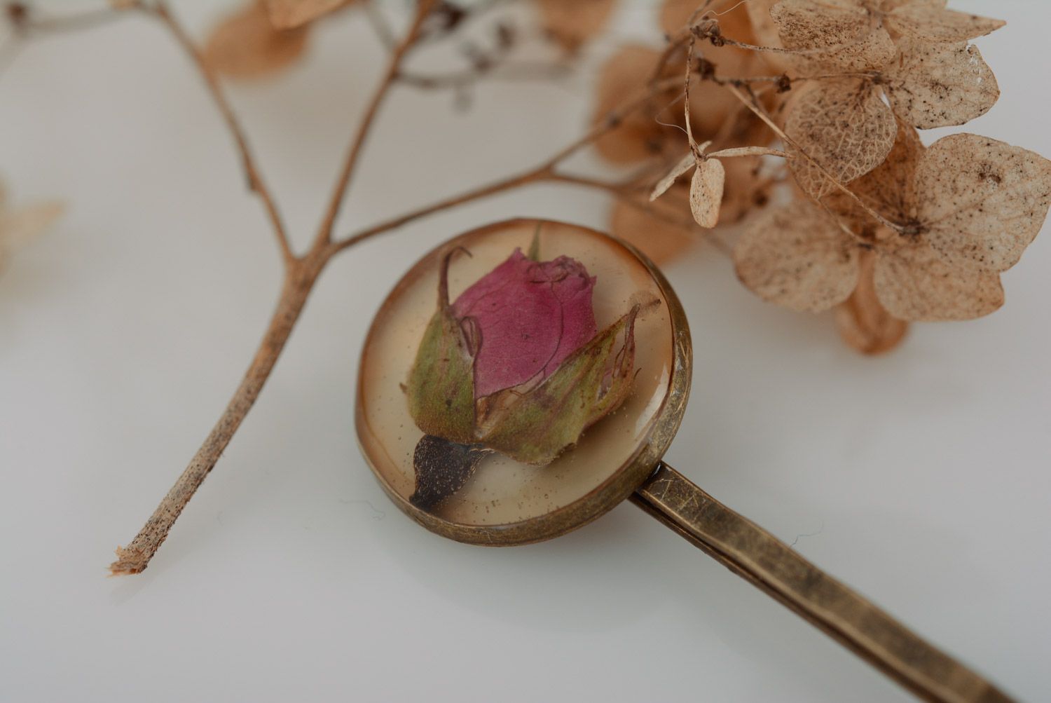 Tender handmade metal hair clip with dried flower in epoxy resin for women photo 1
