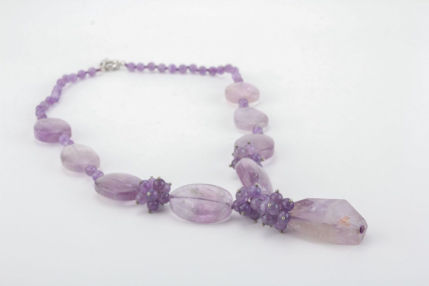 Elegant necklace made of natural stone photo 3