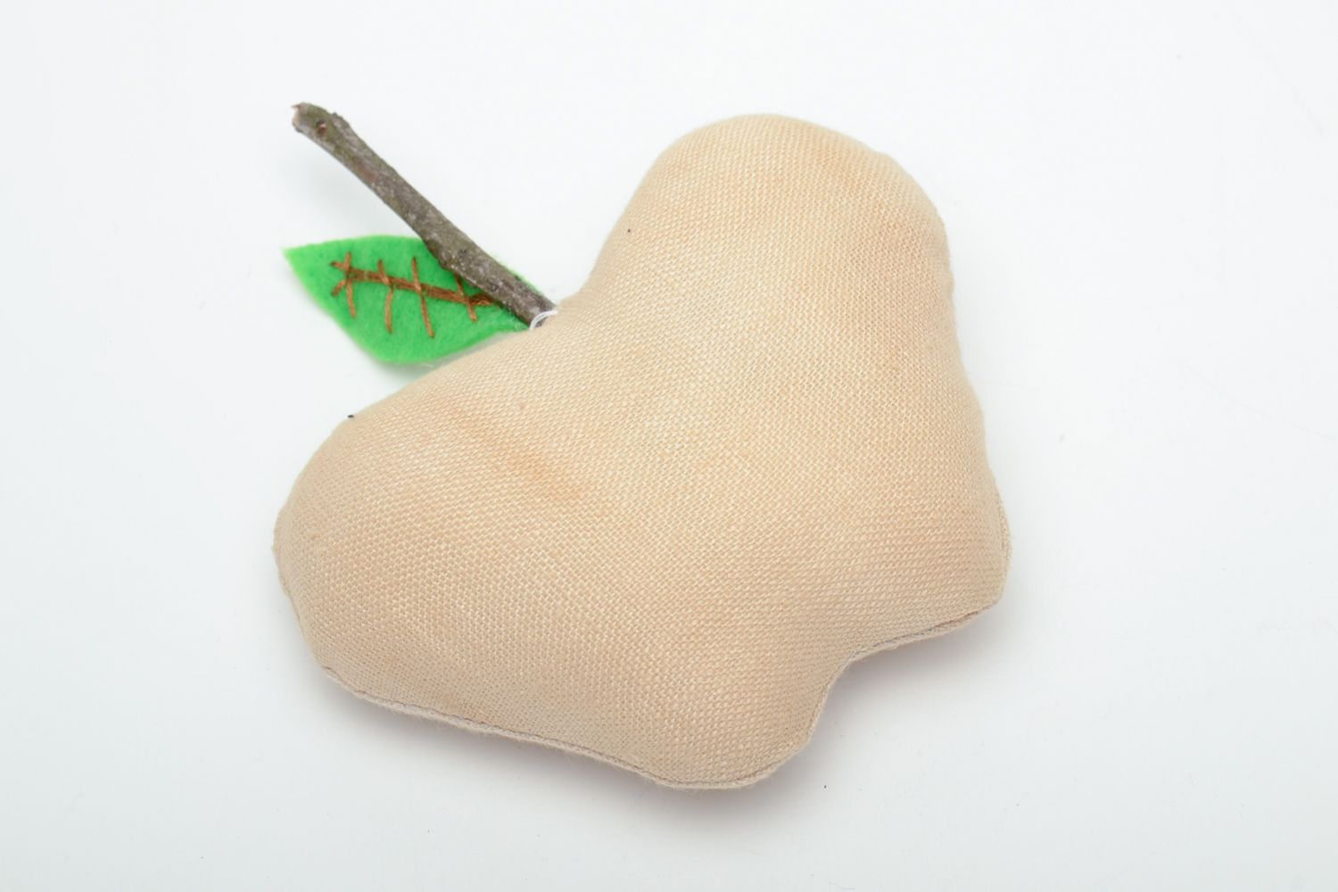 Текстильная игрушка яблоко с вышивкой крестиком фото 3