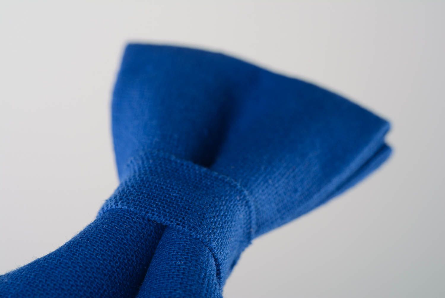 Ultramarine linen bow tie  photo 4