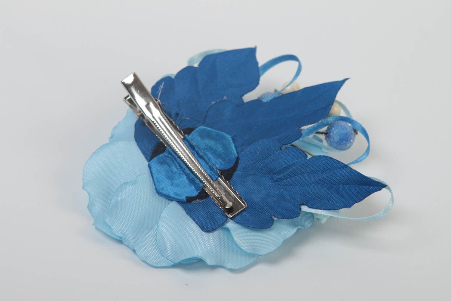 Голубая заколка для волос хенд мейд в виде цветка авторская для девочек подарок фото 4
