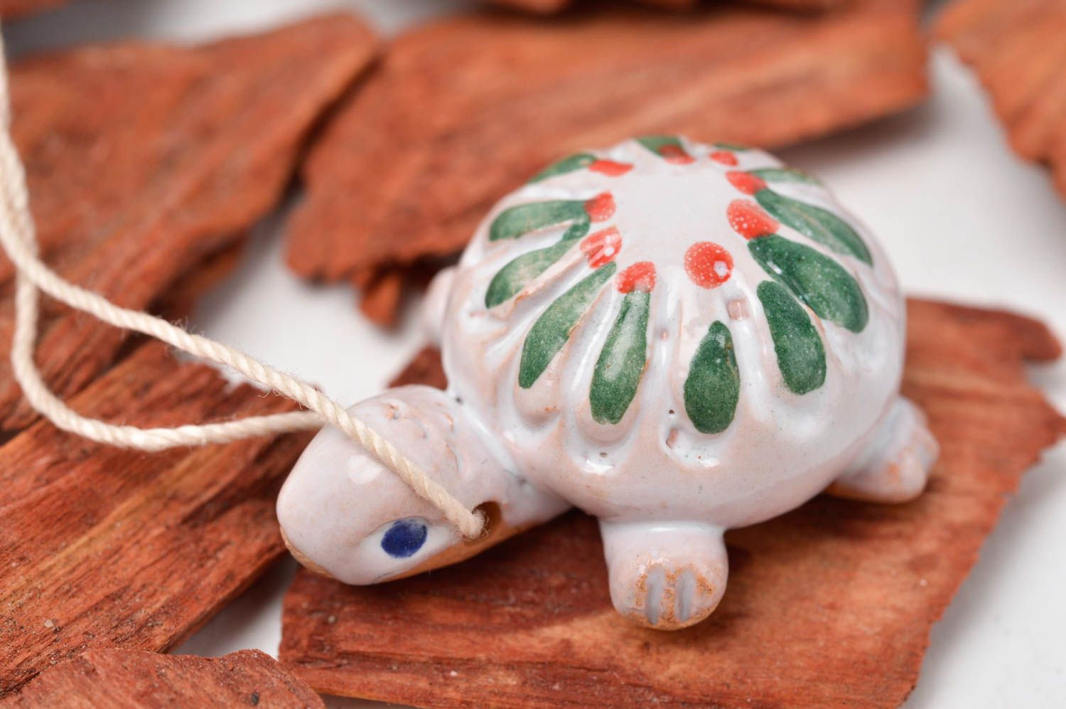 Декоративная подвеска ручной работы игрушка из глины фигурка животного черепаха фото 1