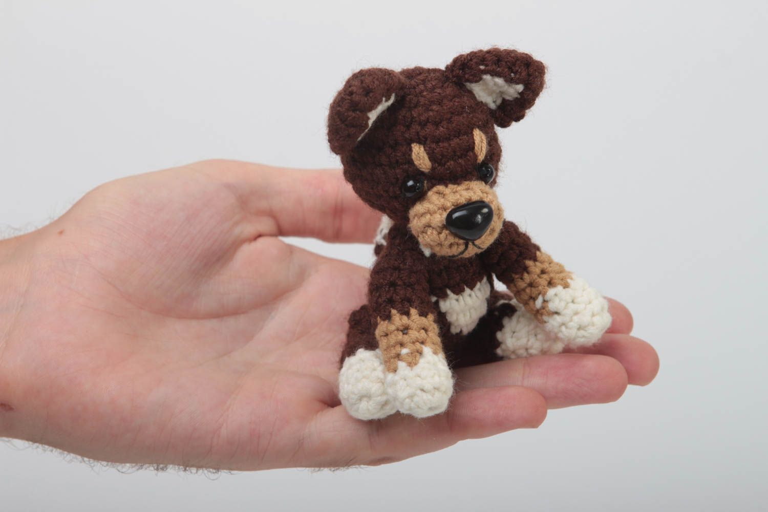 Peluche chien fait main Jouet enfant Cadeau original tricoté marron vert blanc photo 5