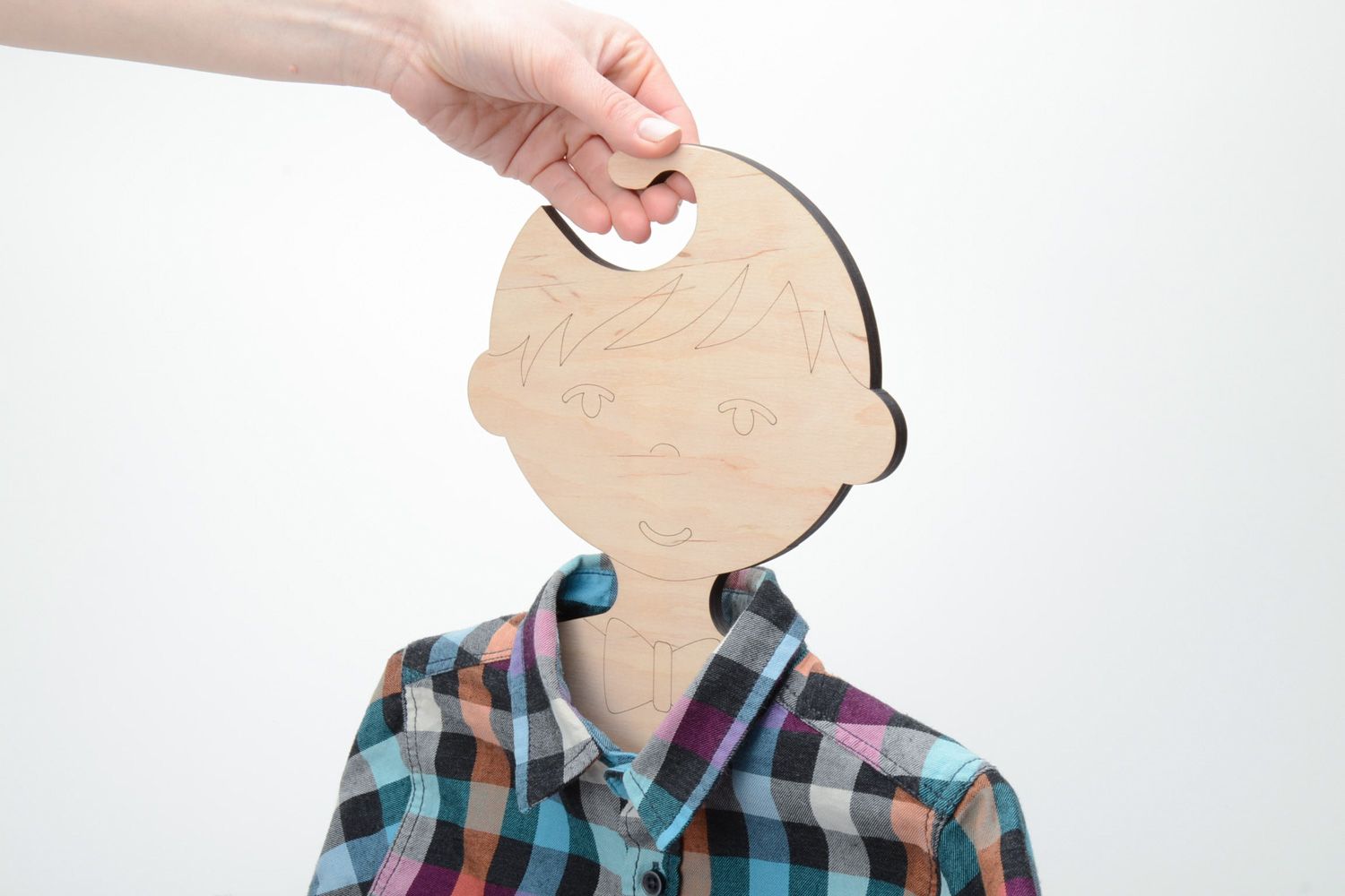 Cintre en bois à peindre fait main original design pour vêtements d'enfant photo 2