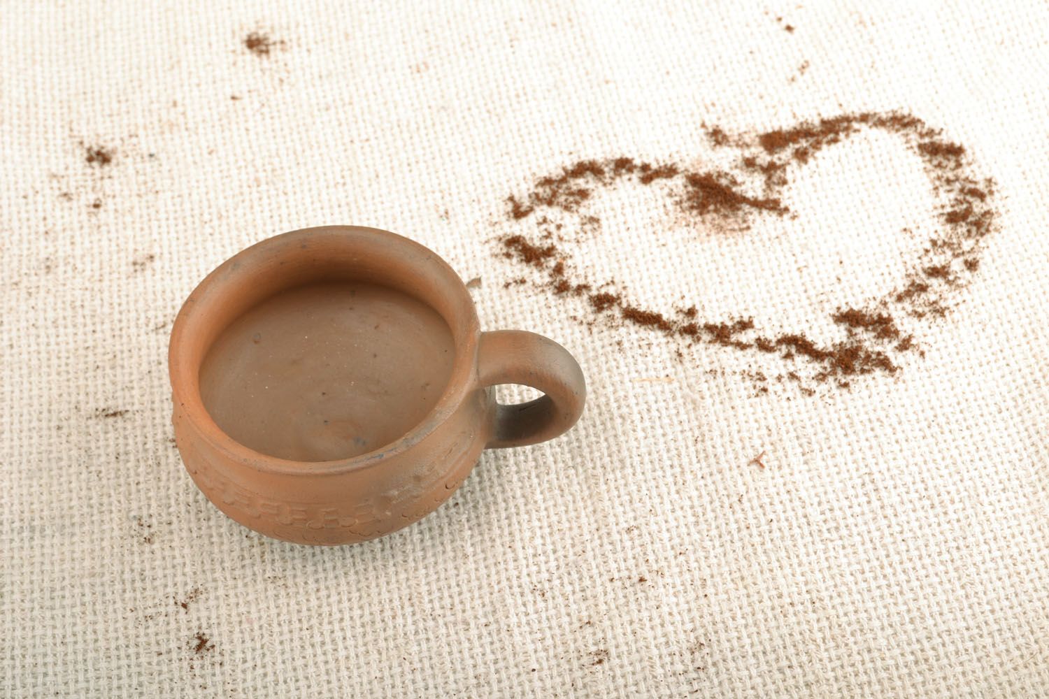 Tasse à café en argile faite main photo 5