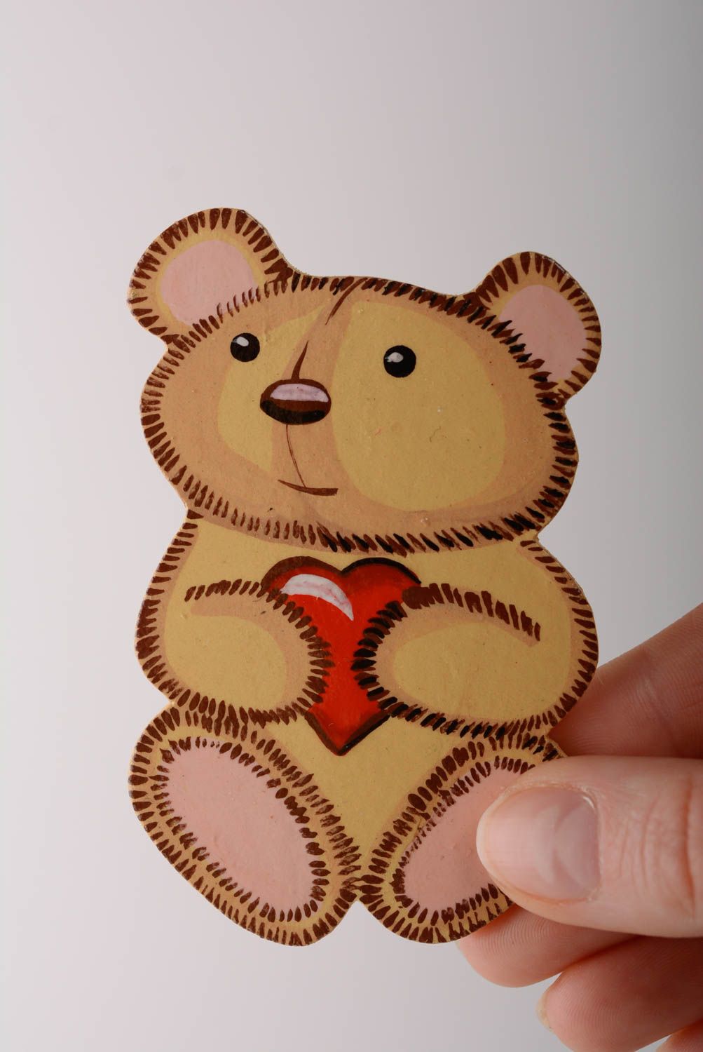 Magnet pour frigo Ourson brun avec coeur rouge décor original en bois fait main photo 5