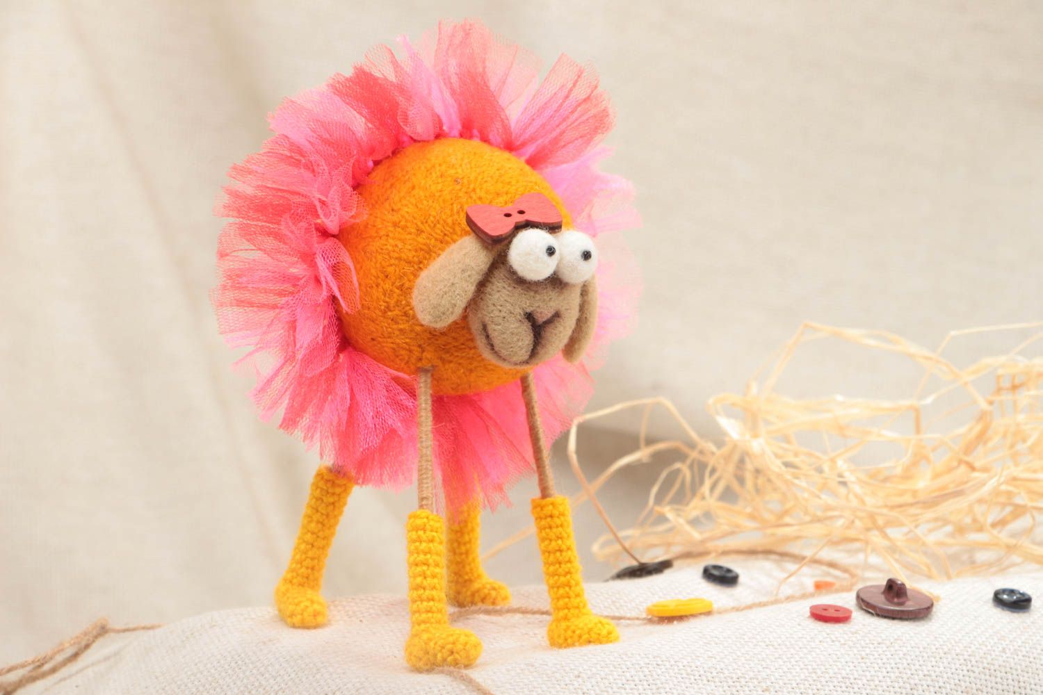 Juguete tejido artesanal oveja bailarina con tutú decorativa para niños foto 1