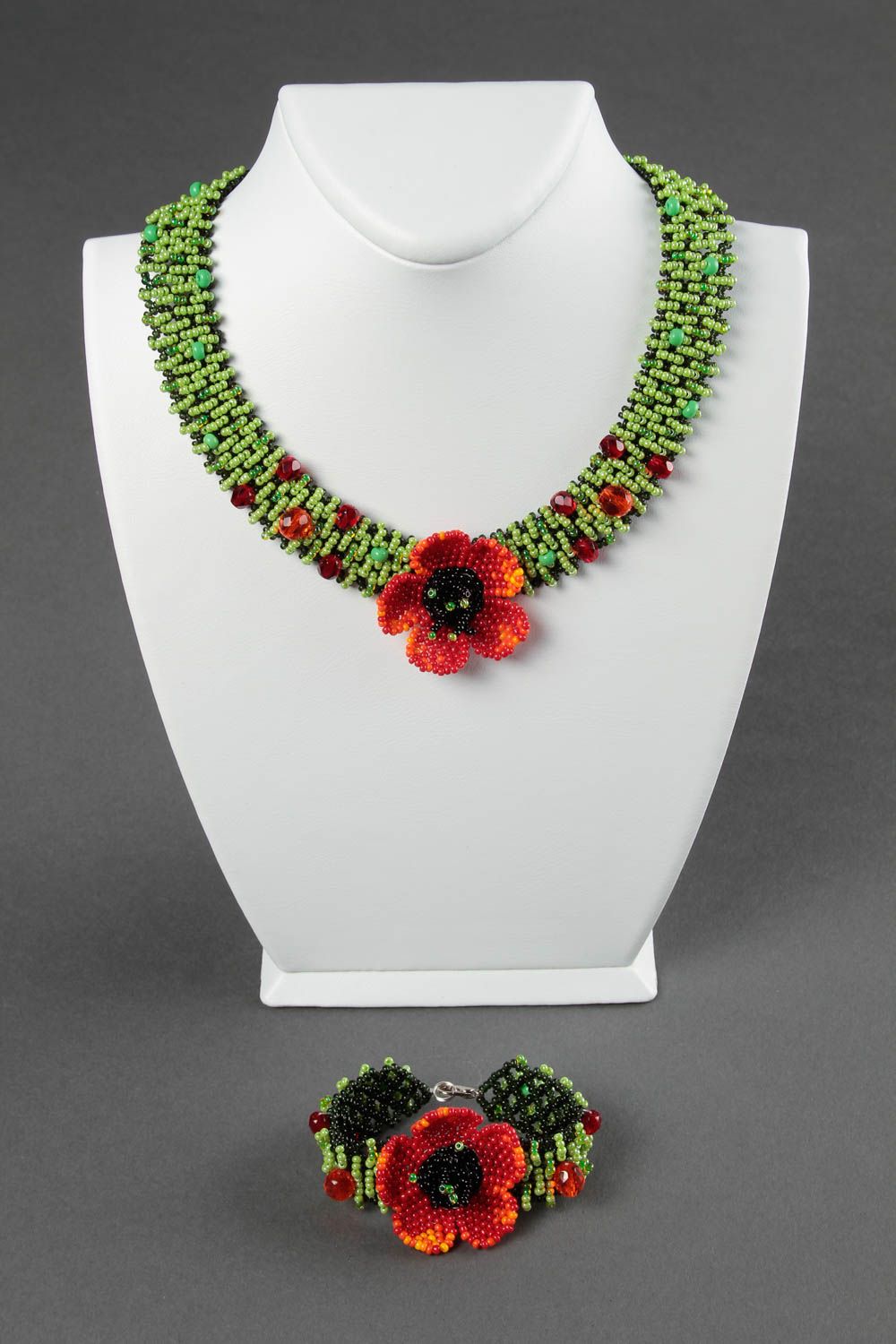 Collier design Bracelet fantaisie Bijoux fait main Pavots vert rouge cadeau photo 1