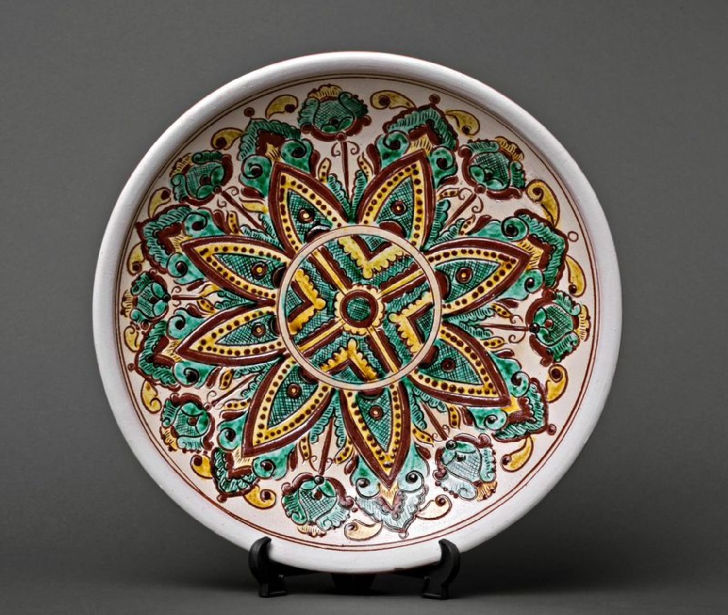 Декоративная тарелка в этническом стиле фото 4