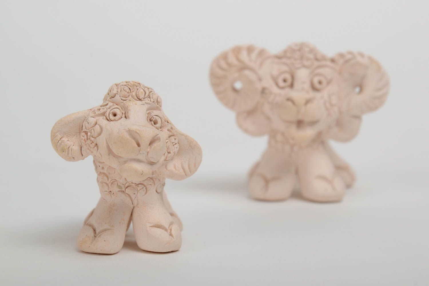 Figuras de cerámica artesanales decorativas conjunto de 2 piezas oveja y cordero foto 4