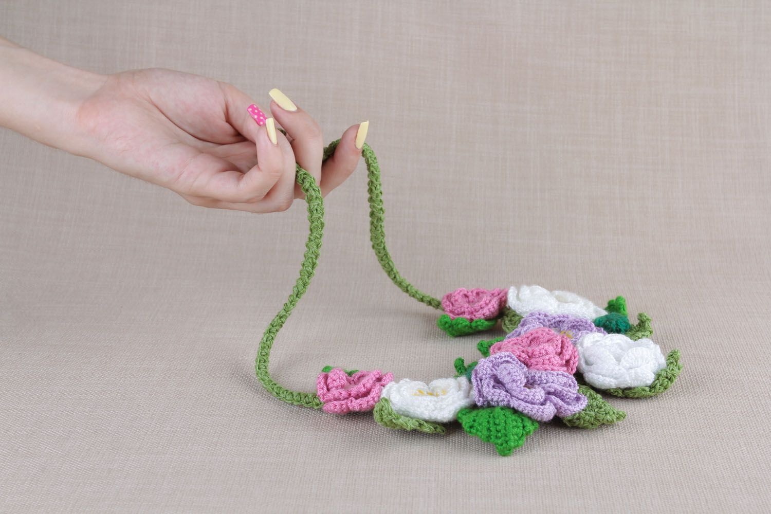 Collier tricot fait main original Fleurs photo 5