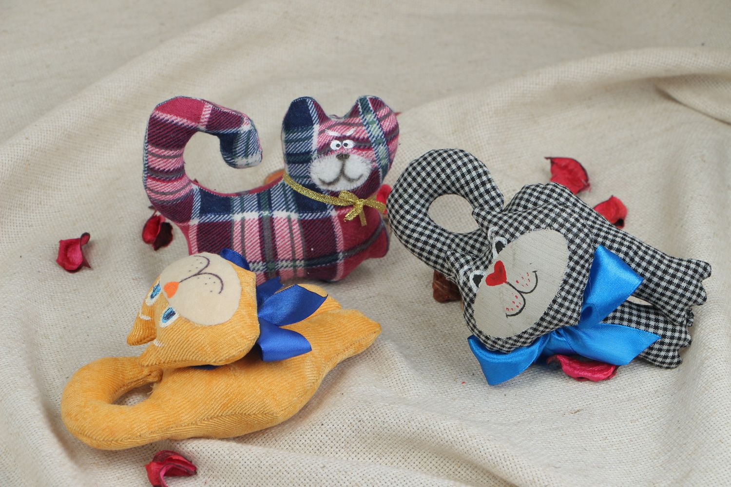 Set de juguetes artesanales de tela gatos de peluche set de 3 piezas foto 5