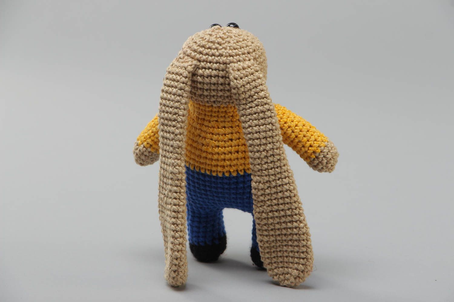 Jouet mou tricoté au crochet petit Lièvre en jaune et bleu original fait main photo 5