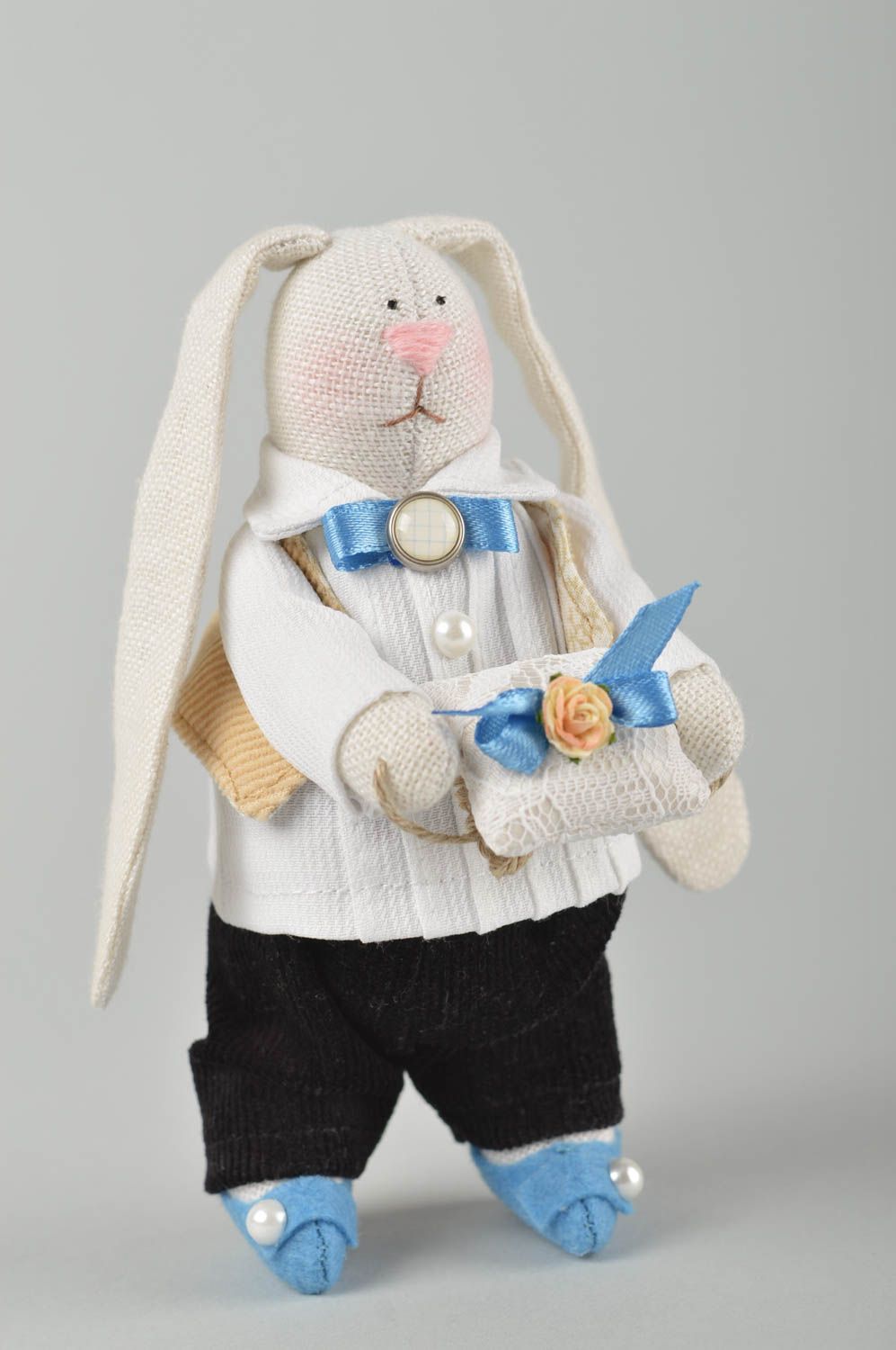 Свадебный заяц ручной работы свадебный декор игрушка из ткани свадебный сувенир  фото 2