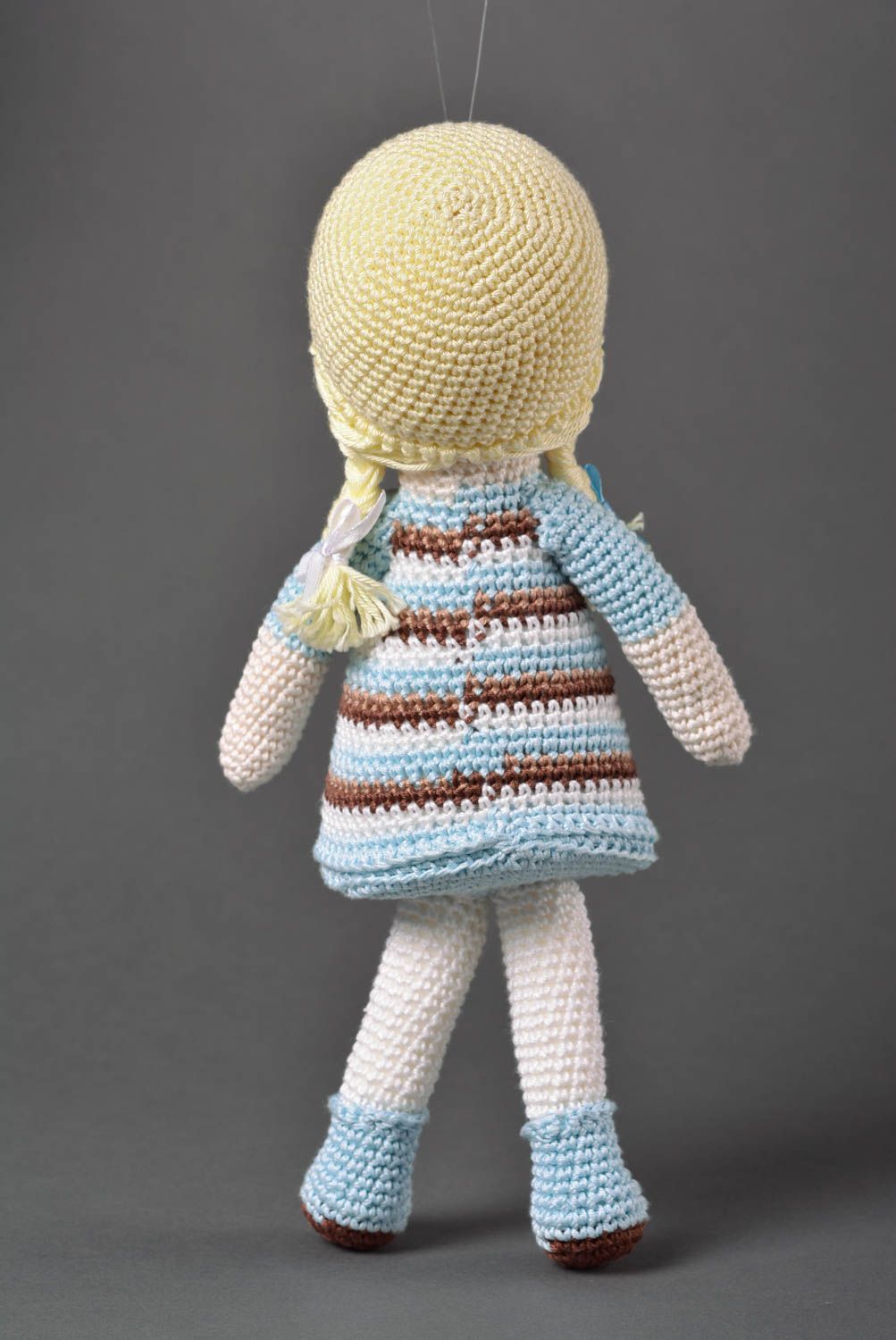 Handmade Designer Puppe Stoff Spielzeug gehäkelte Puppe Mädchen im blauen Kleid foto 4