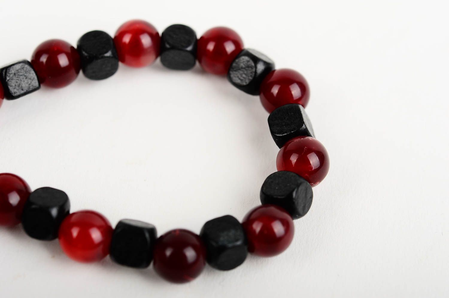 Square and ball beaded stretchy bracelet in black and red colors photo 5