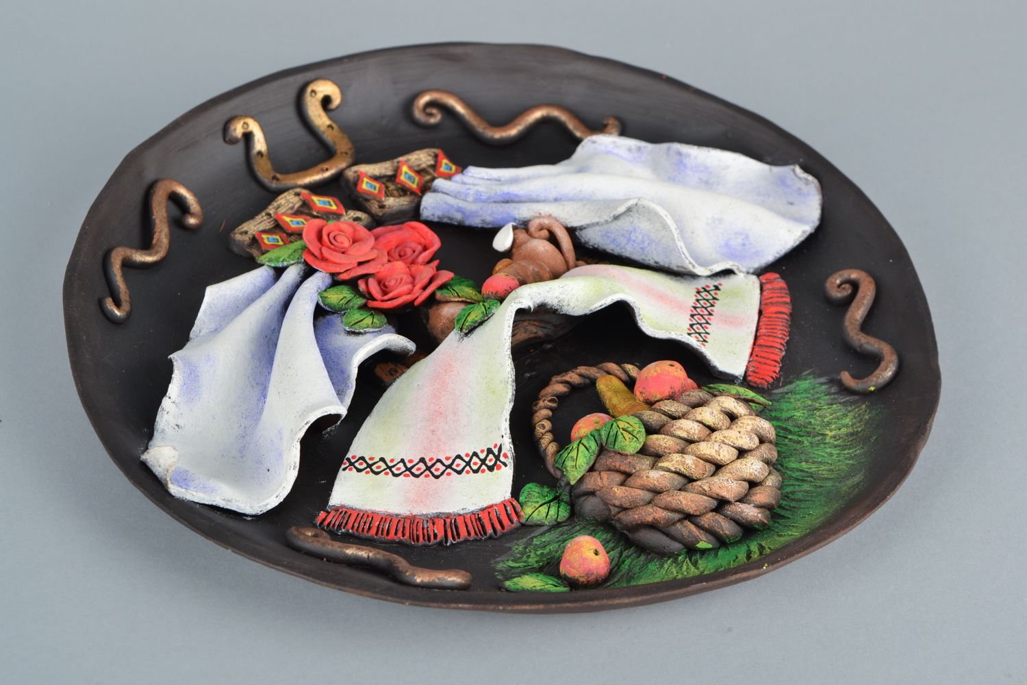 Assiette décorative murale ronde céramique en relief faite main photo 4