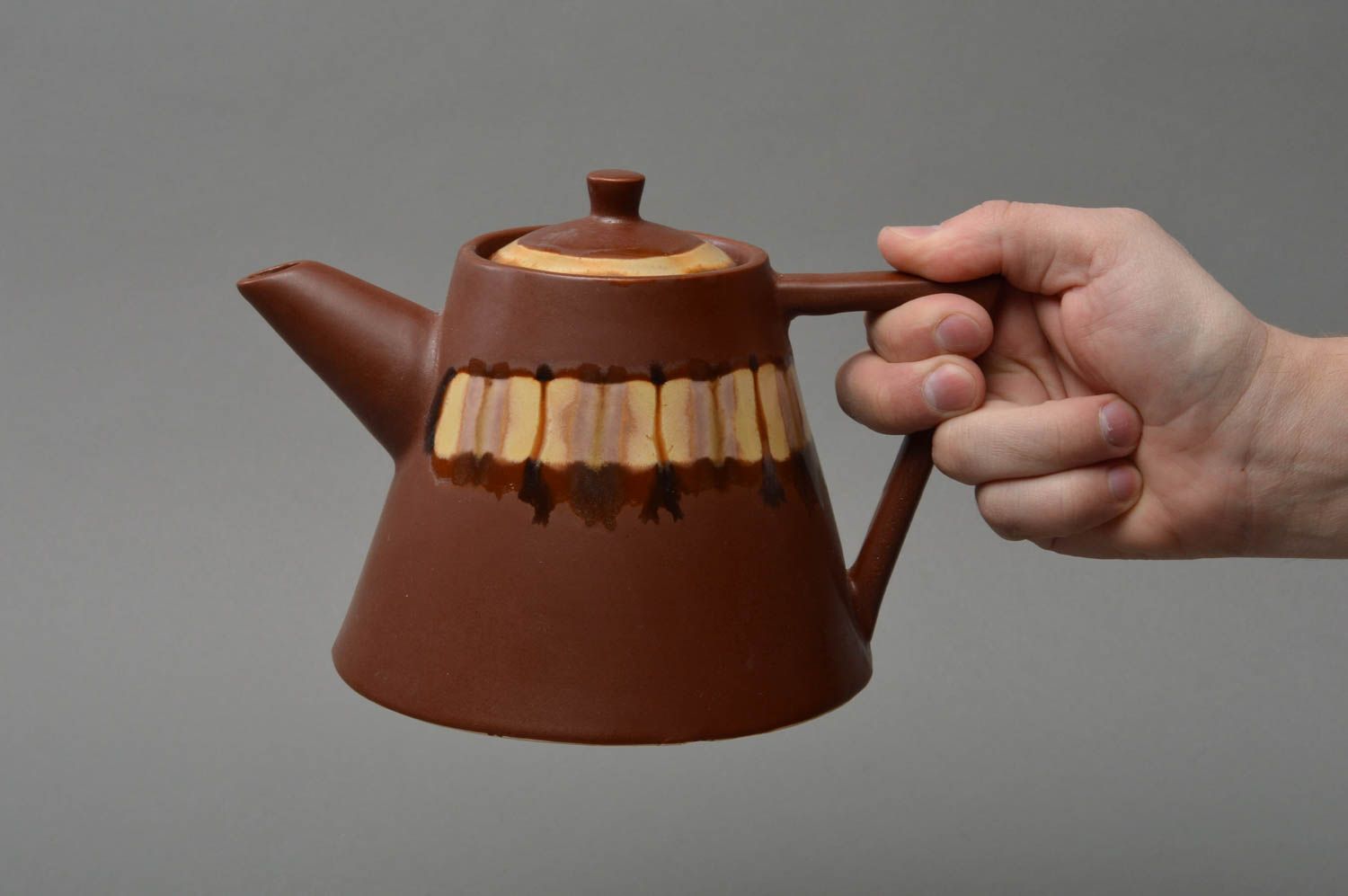 Заварочный чайник из фарфора расписанный глазурью майолика ручной работы  фото 4