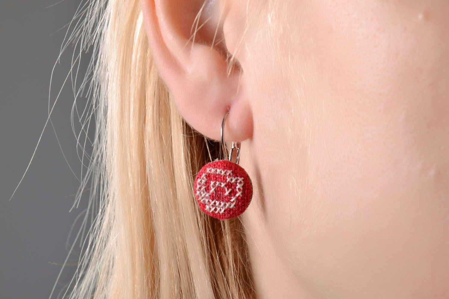 Damen Ohrringe mit Stickerei foto 1