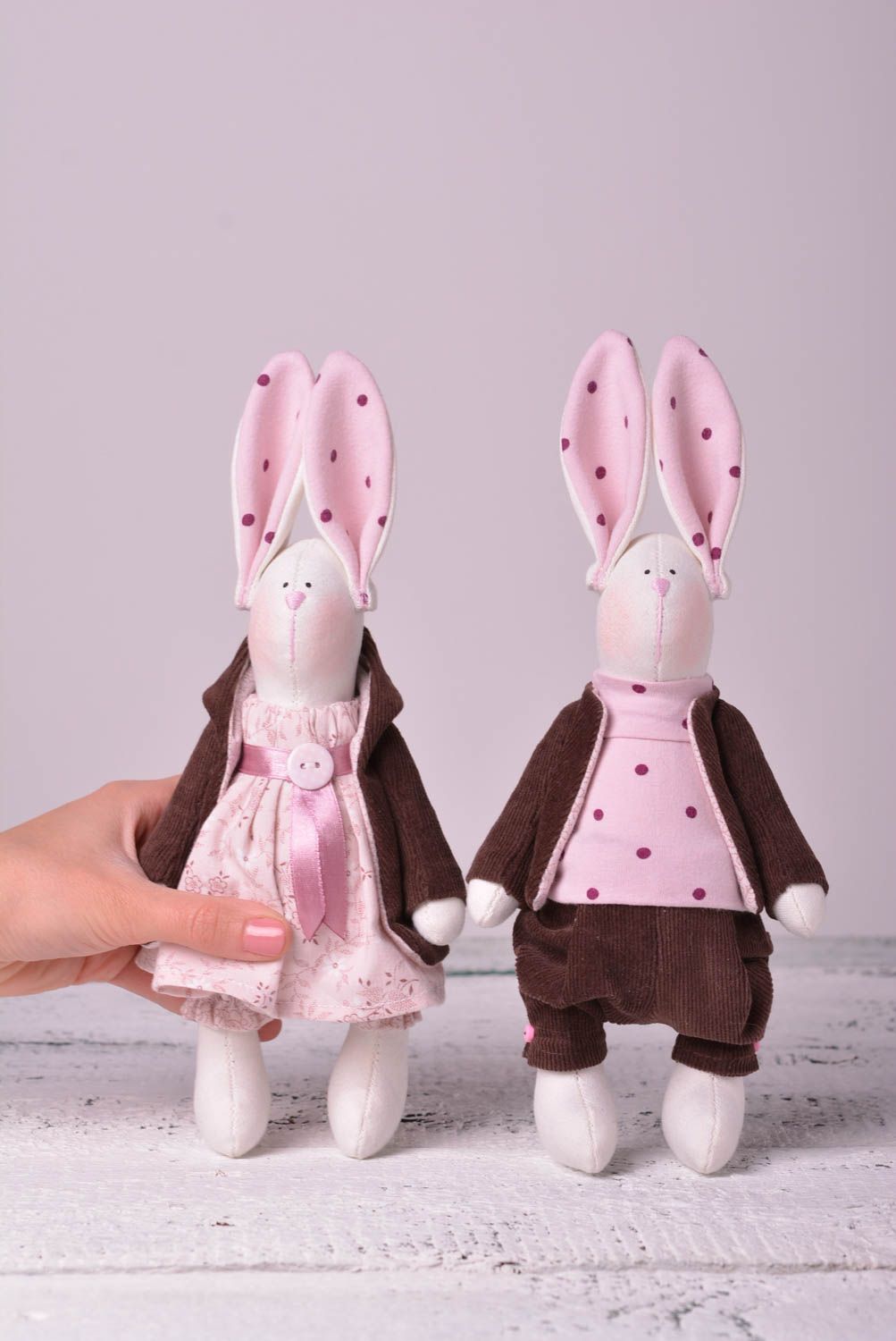 Игрушки зайцы хэнд мэйд детские игрушки 2 шт мягкие игрушки коричнево-розовые фото 2