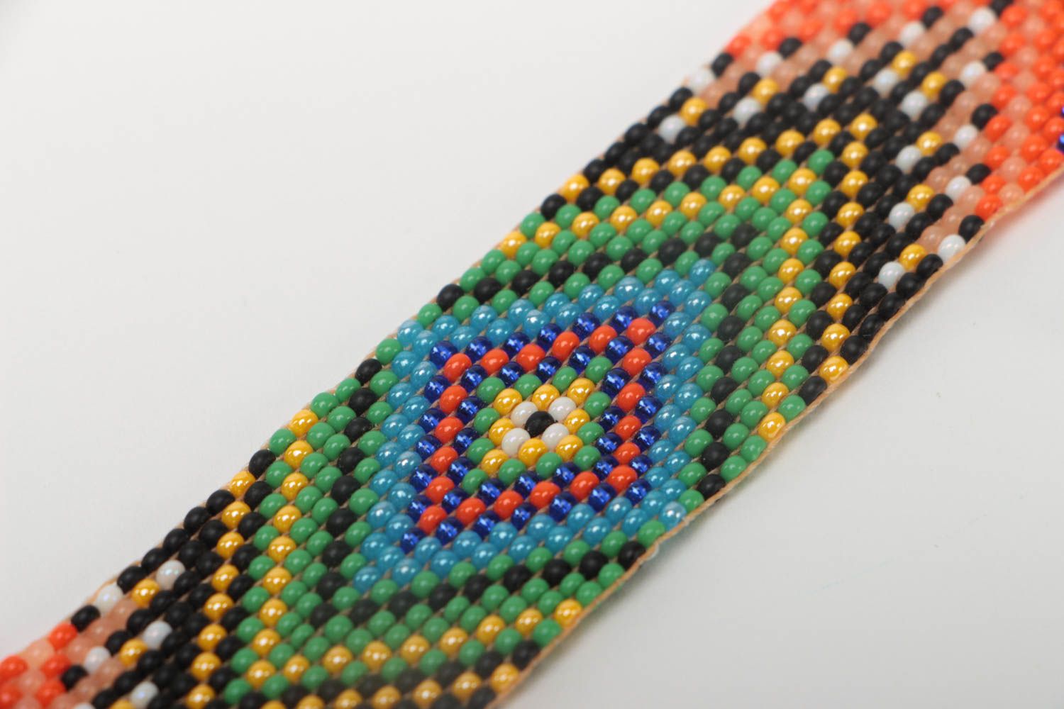 Фенечка браслет из бисера на завязках с этническим узором аксессуар хенд мейд фото 3
