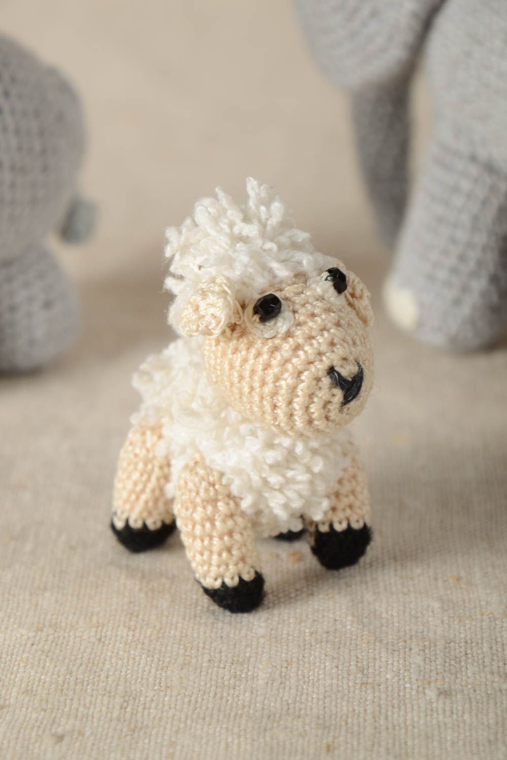 Jouet mouton fait main Peluche au crochet en fils de coton Cadeau enfant photo 1