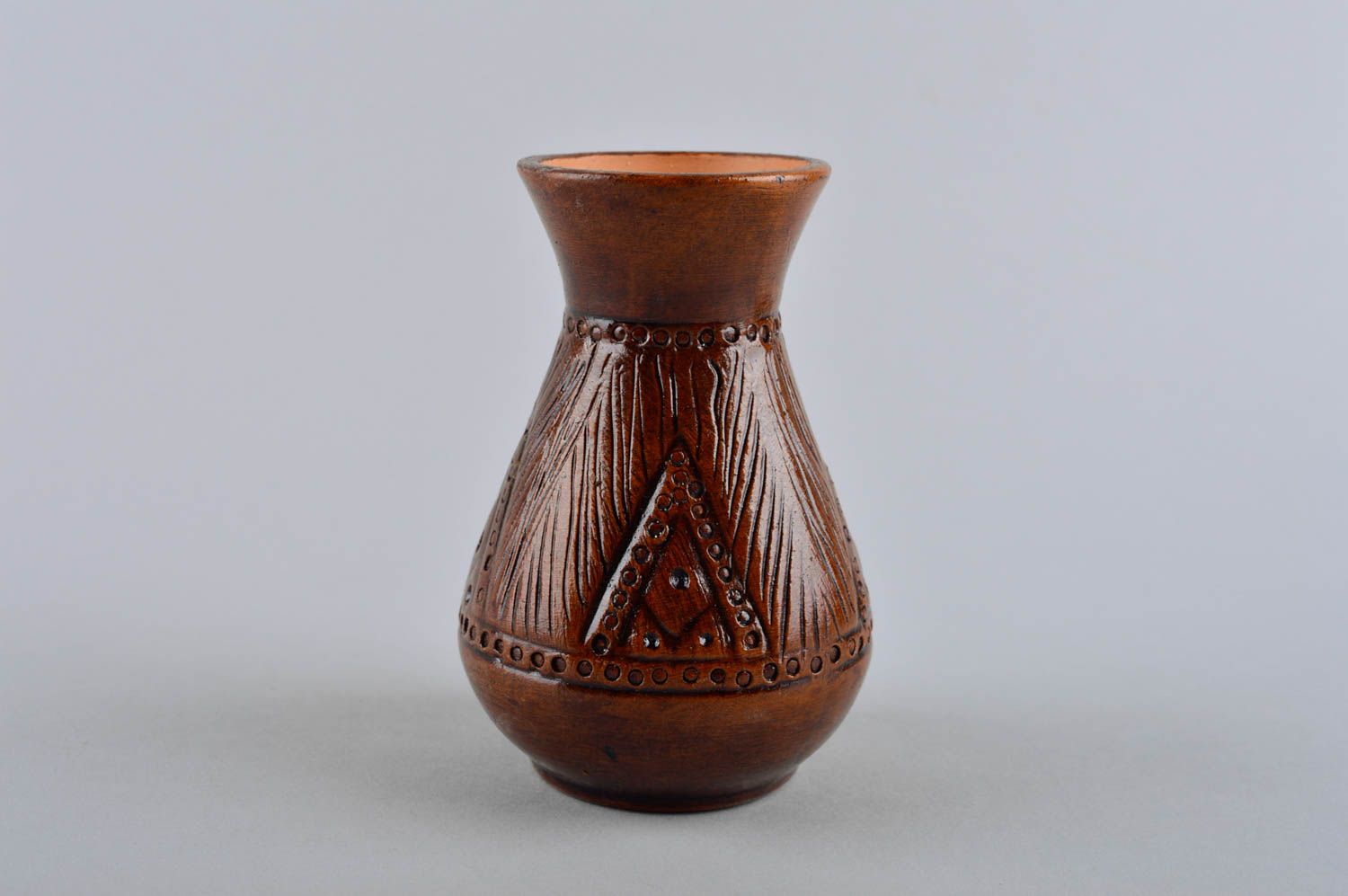4 inches tall ceramic classic shape brown vase for décor 0,32 lb photo 2
