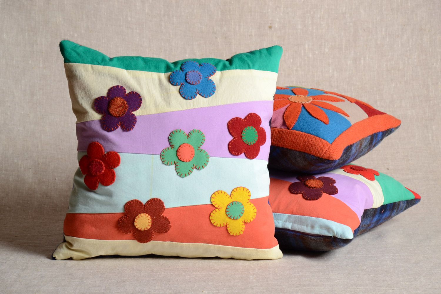 Handmade beautiful flowered decorative sofa cushion with applique work and zipper photo 1