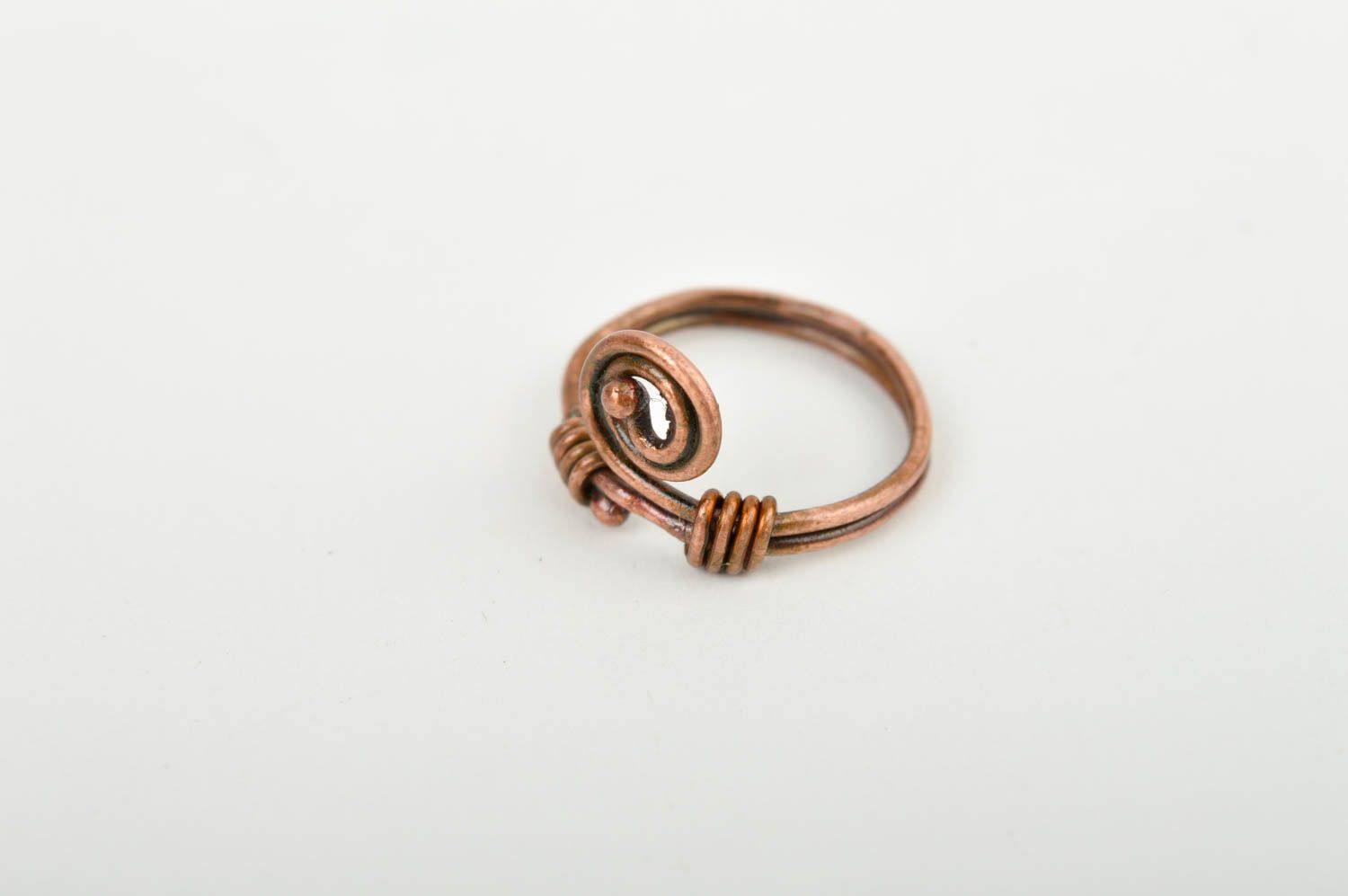 Кольцо ручной работы металлическое кольцо украшение из меди авторское  фото 3