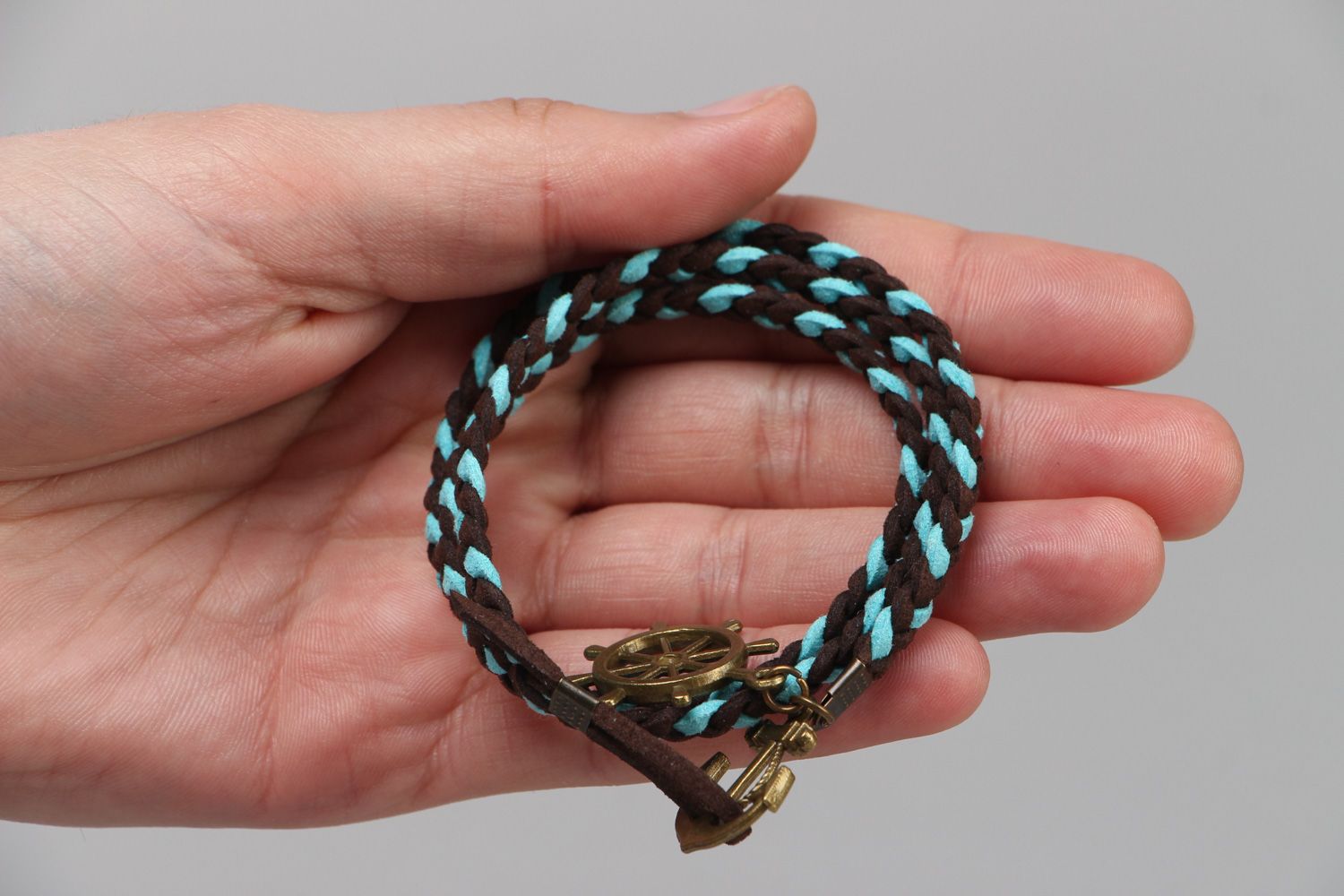 Bracelet en daim artificiel fait main design original bleu-noir style marin photo 3