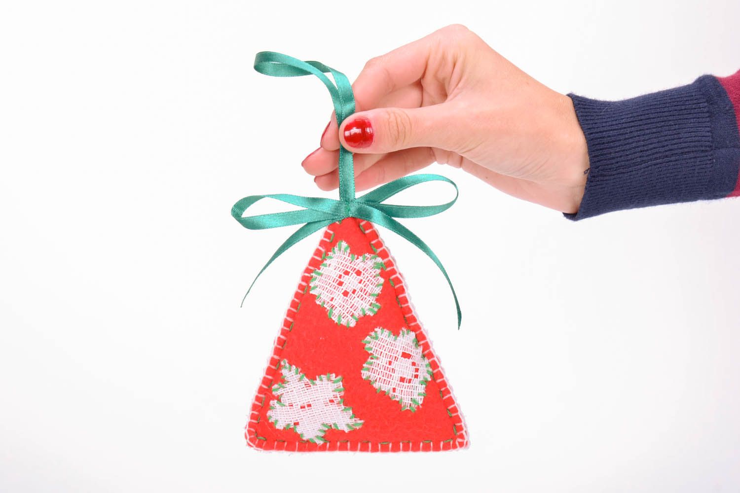 Brinquedo de Natal artesanal costurado de fleece edecorado com rendas artesanais foto 5