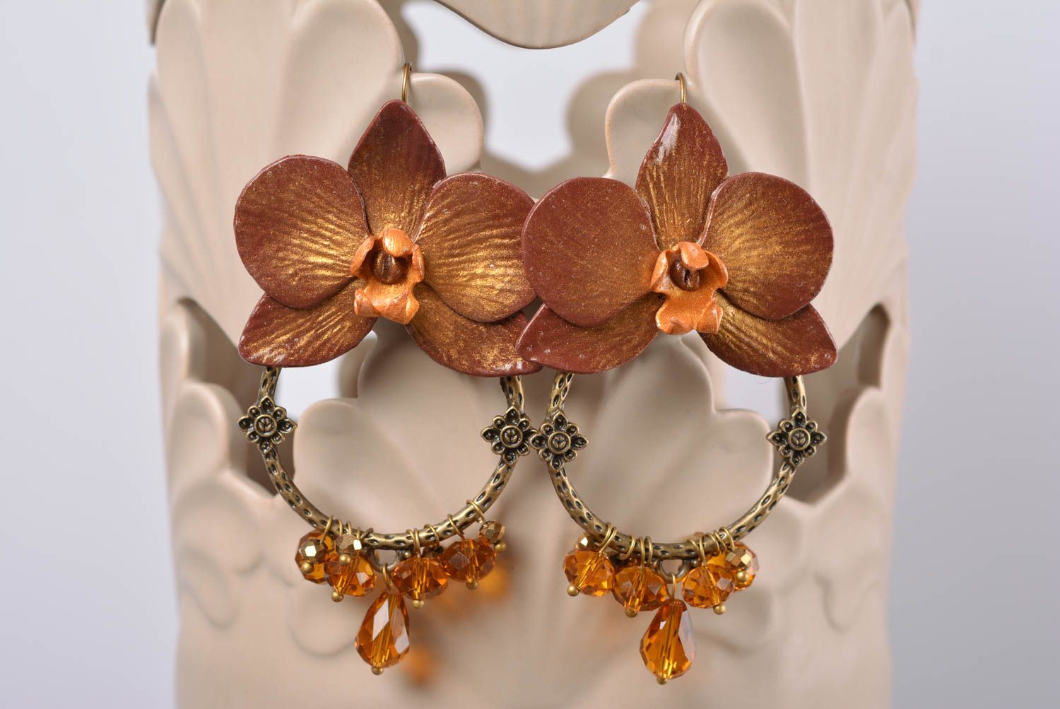 Massive braune lange Blumen Ohrringe aus Polymerton für Frauen reine Handarbeit foto 1