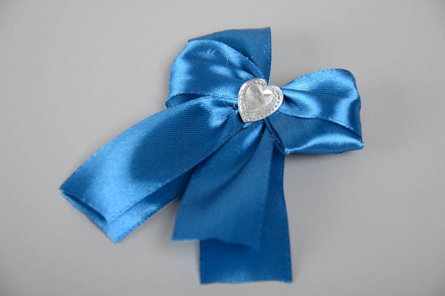 Blaue dekorative Schleife für Hochzeit aus Atlasband handmade Accessoire  foto 3