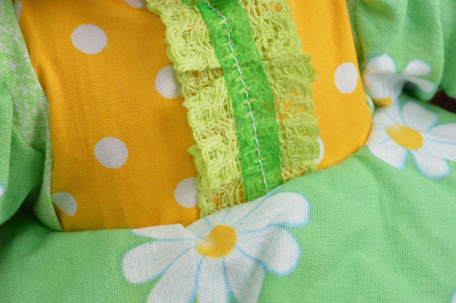 Хлопковое платье с панамой для куклы зеленые в цветочек 2 изделия ручной работы фото 4
