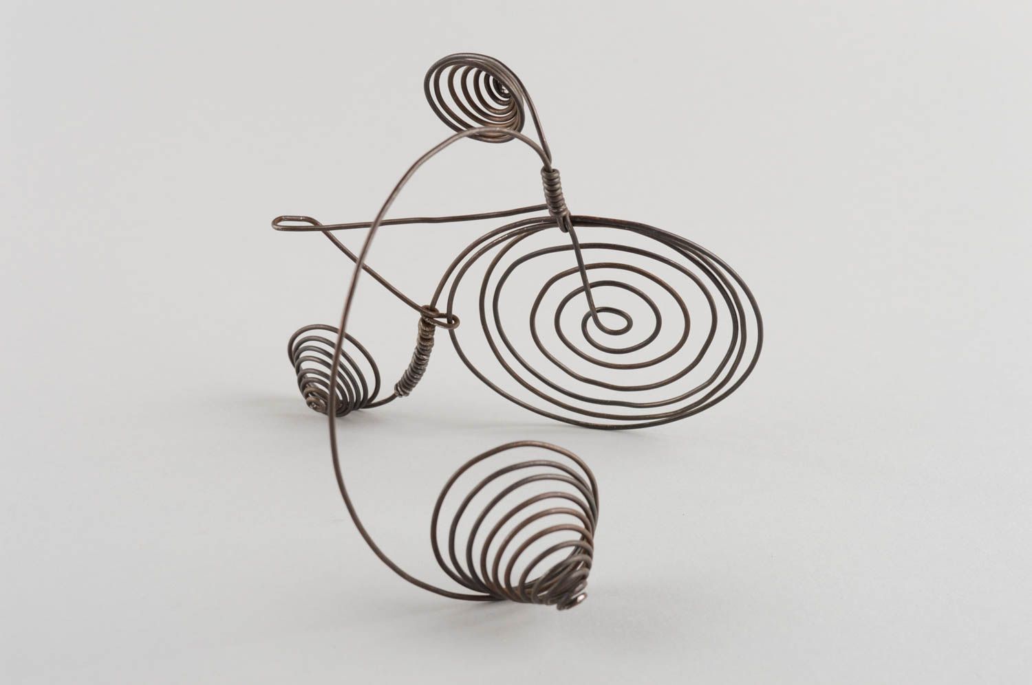 Figurine en fil de fer décorative petite faite main en forme de bicyclette photo 3
