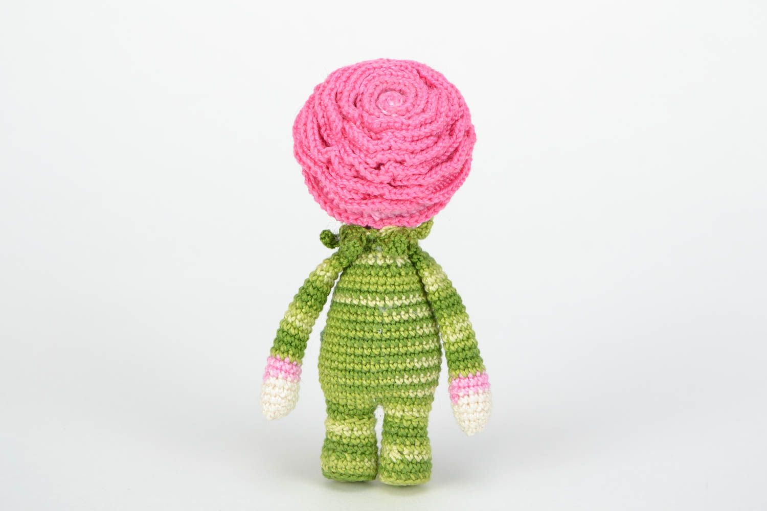 Мягкая игрушка ручной работы вязаная кукла девочка розовая с зеленым хенд мэйд фото 4