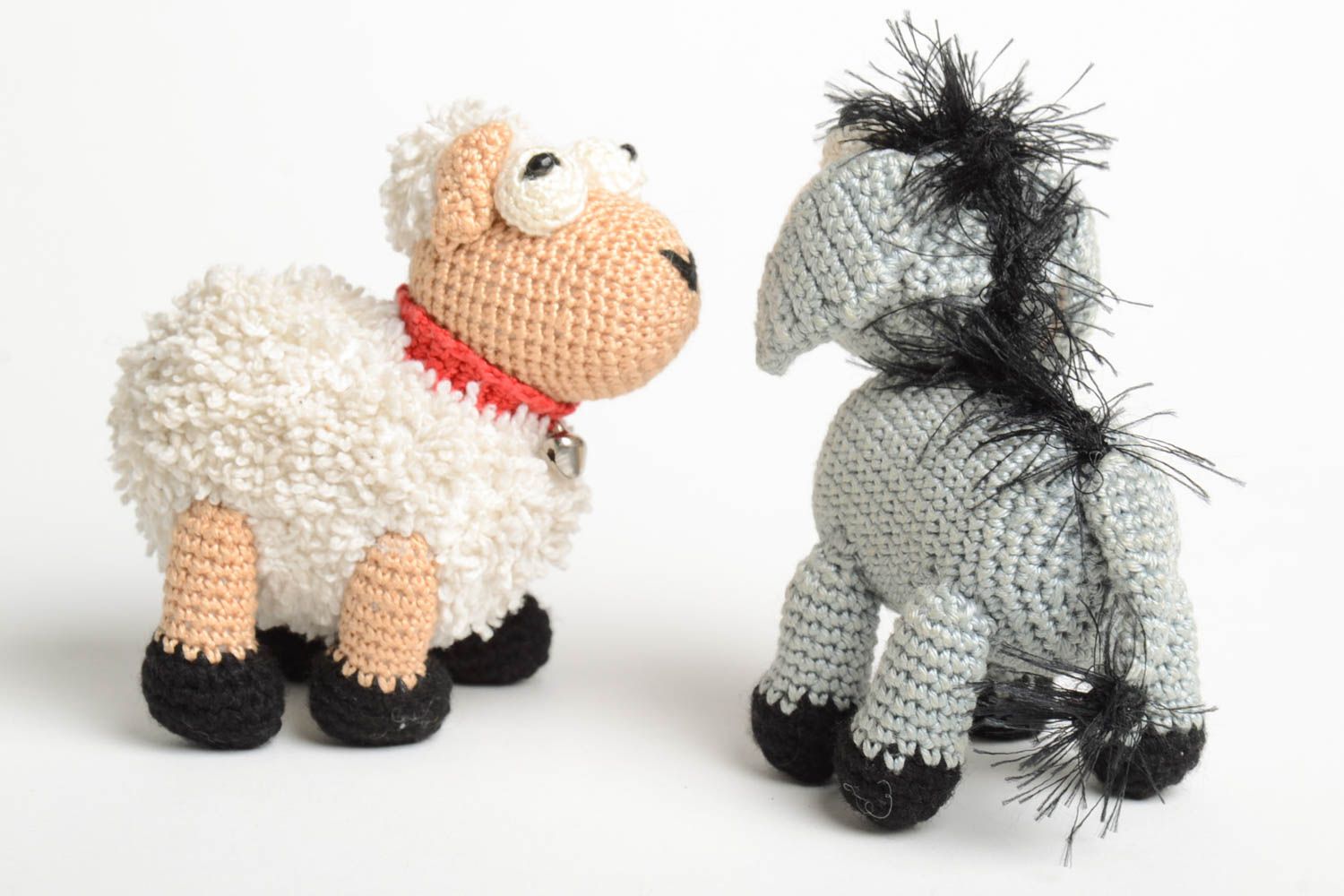 Jouets tricotés au crochet Peluches faites main Cadeau enfant Âne et mouton photo 4