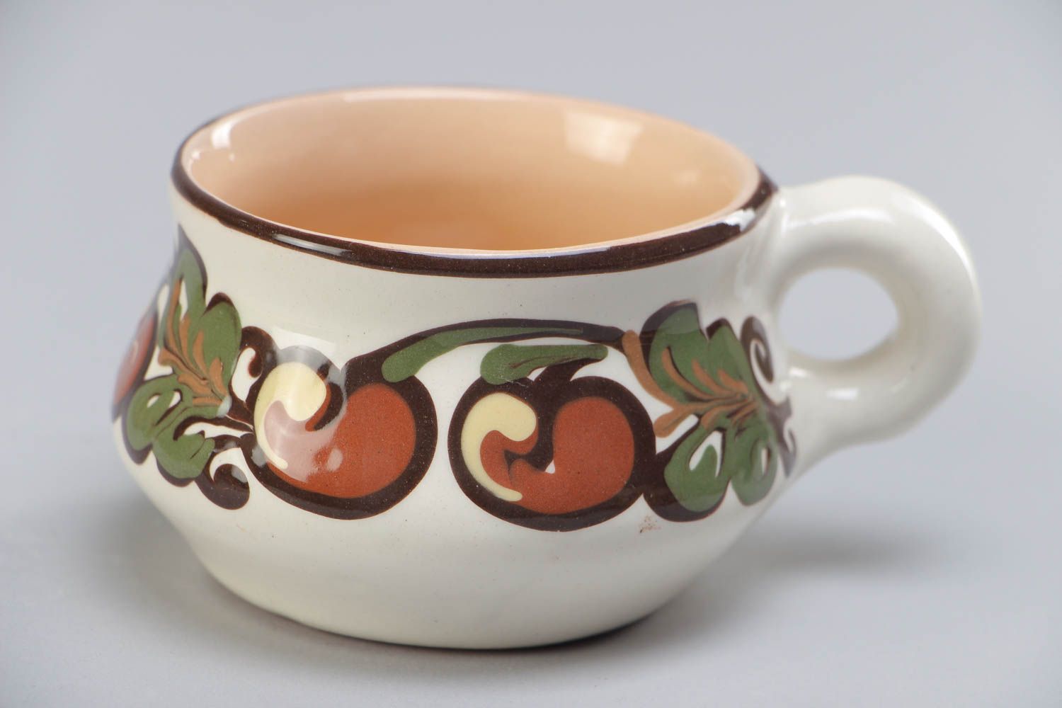 Глиняная чашка с росписью в этно стиле светлая необычная 80 мл ручной работы фото 2
