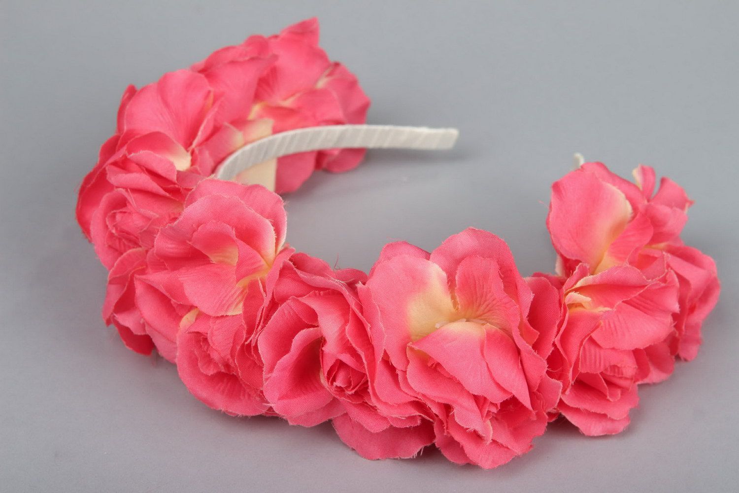Pink wreath made of fabric flowers photo 5