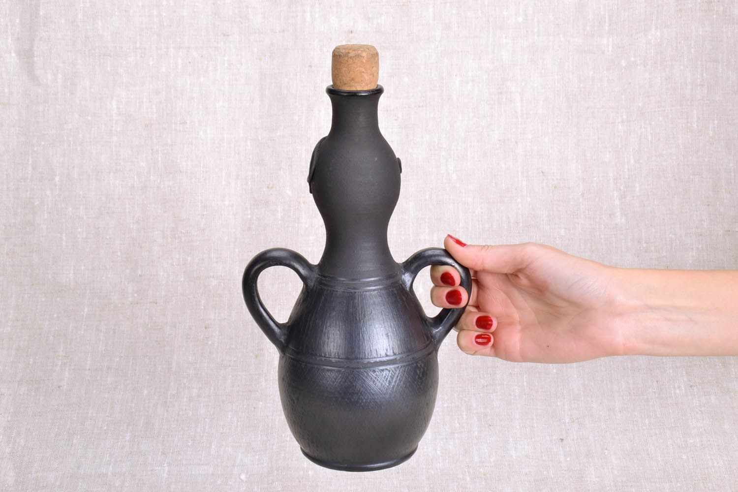 Wine carafe made of black lead-free clay with two handles and cork lid 10 inches, 1,12 lb photo 5