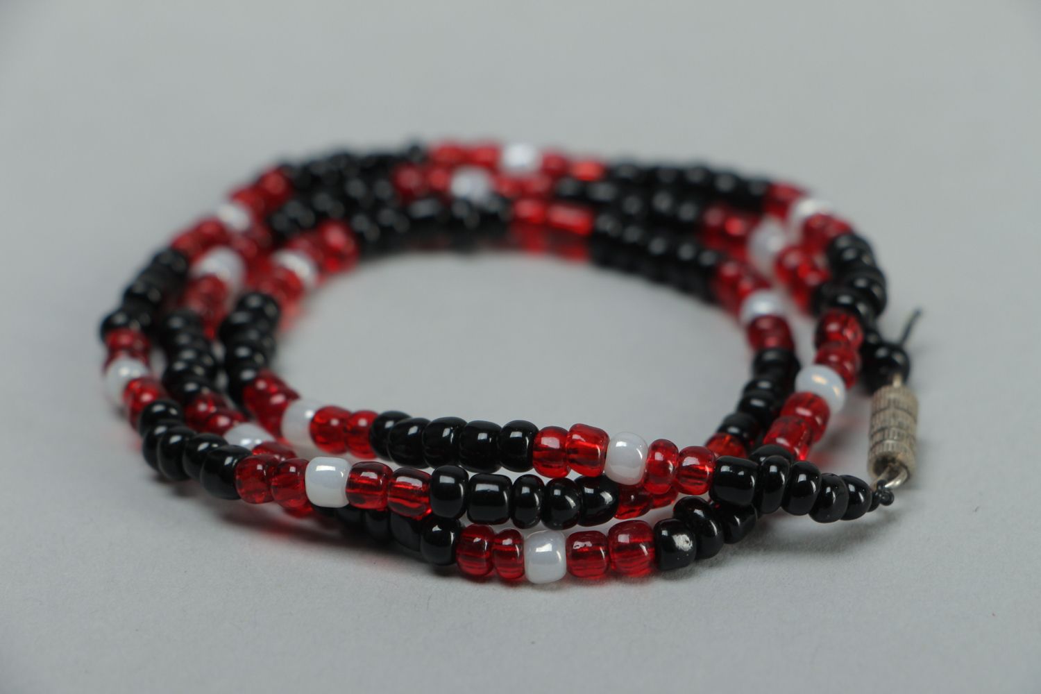 Collier en perles de rocaille rouge-noir Serpent  photo 2