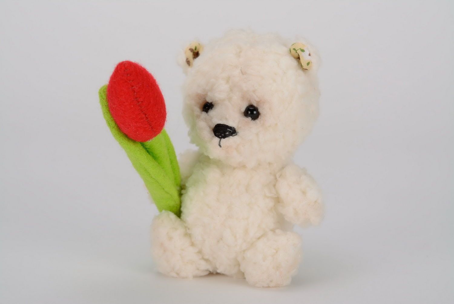 Handmade Kuscheltier Bär mit Blume foto 1
