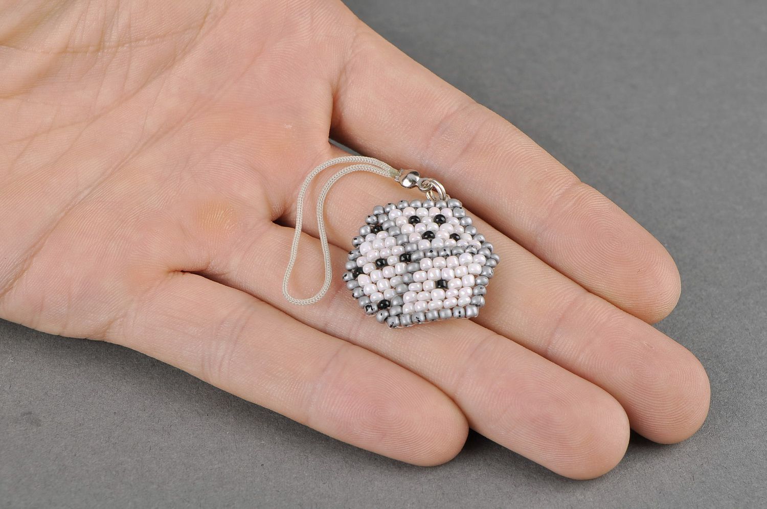 Portachiavi di perline fatto a mano regalo originale accessorio per chiavi foto 4