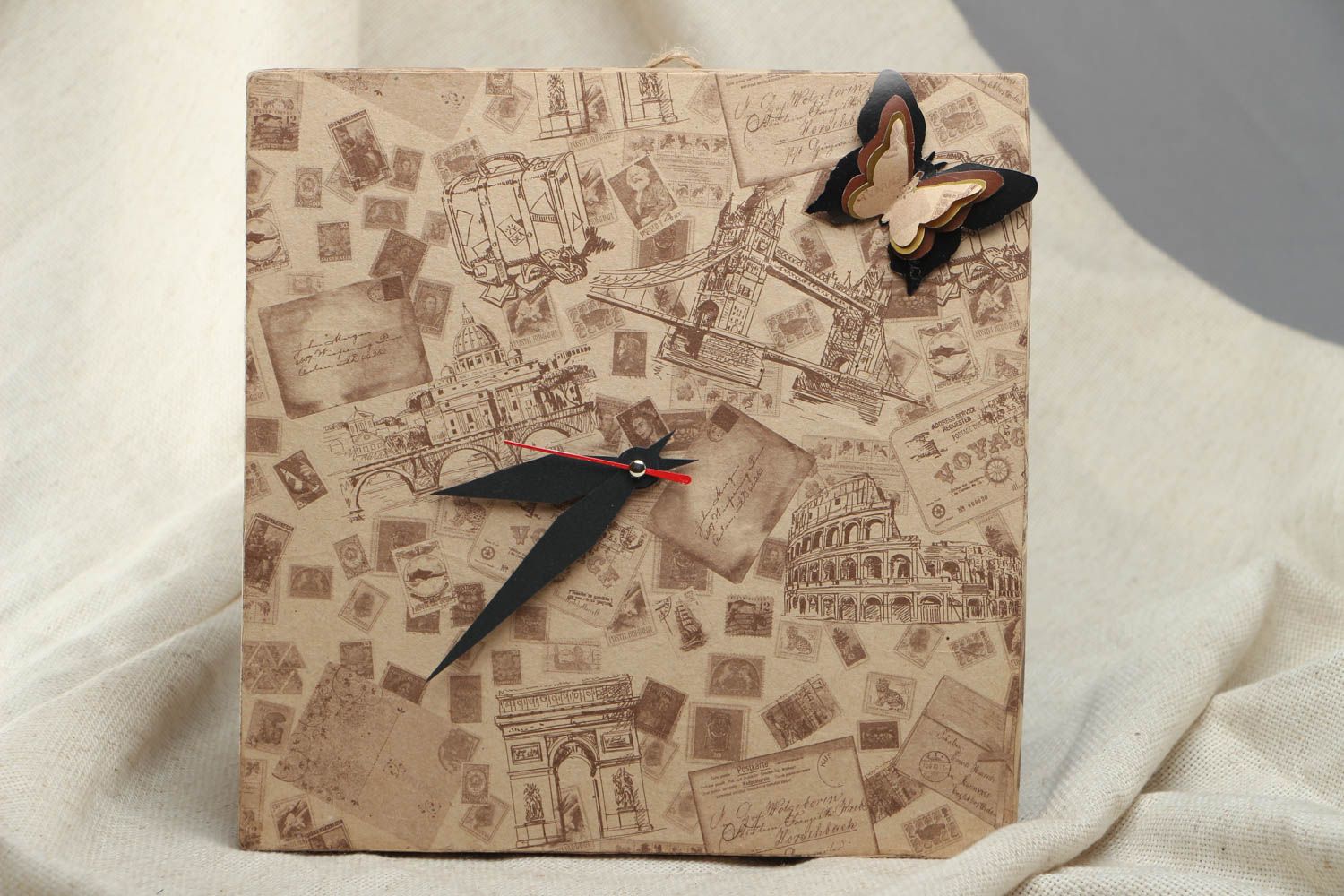 Orologio in legno fatto a mano decorazione da parete orologio con farfalla foto 1
