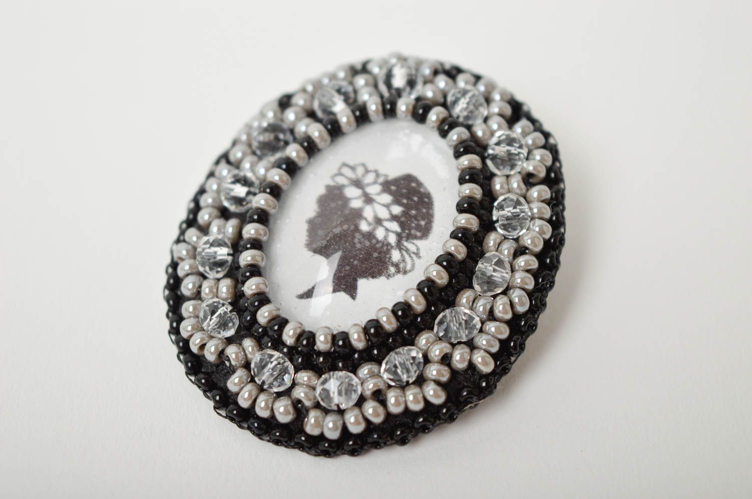 Beautiful handmade beaded brooch vintage brooch jewelry beadwork ideas photo 2