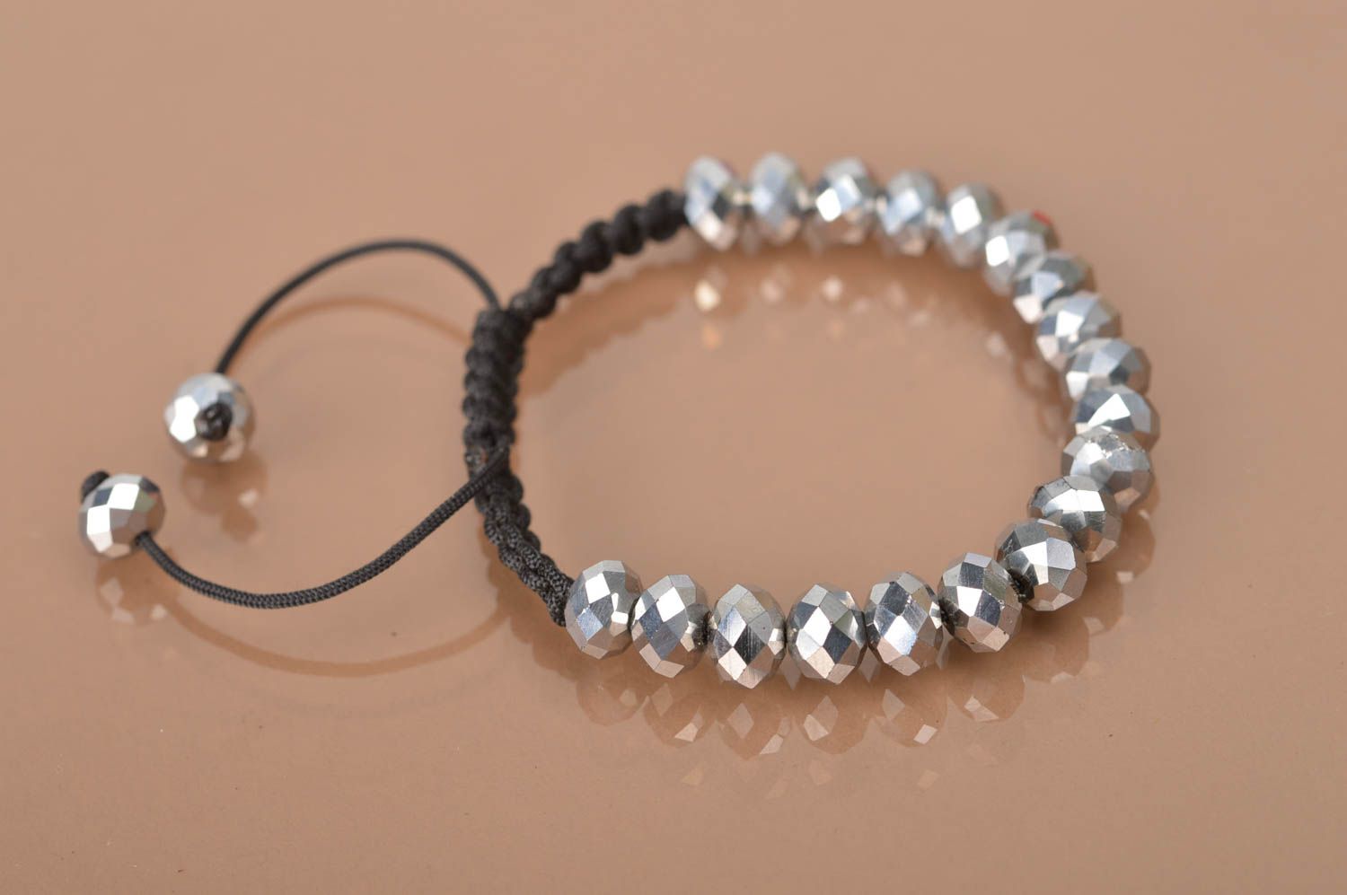 Bracelet tressé design Bijou fait main de perles à facettes Cadeau femme photo 3
