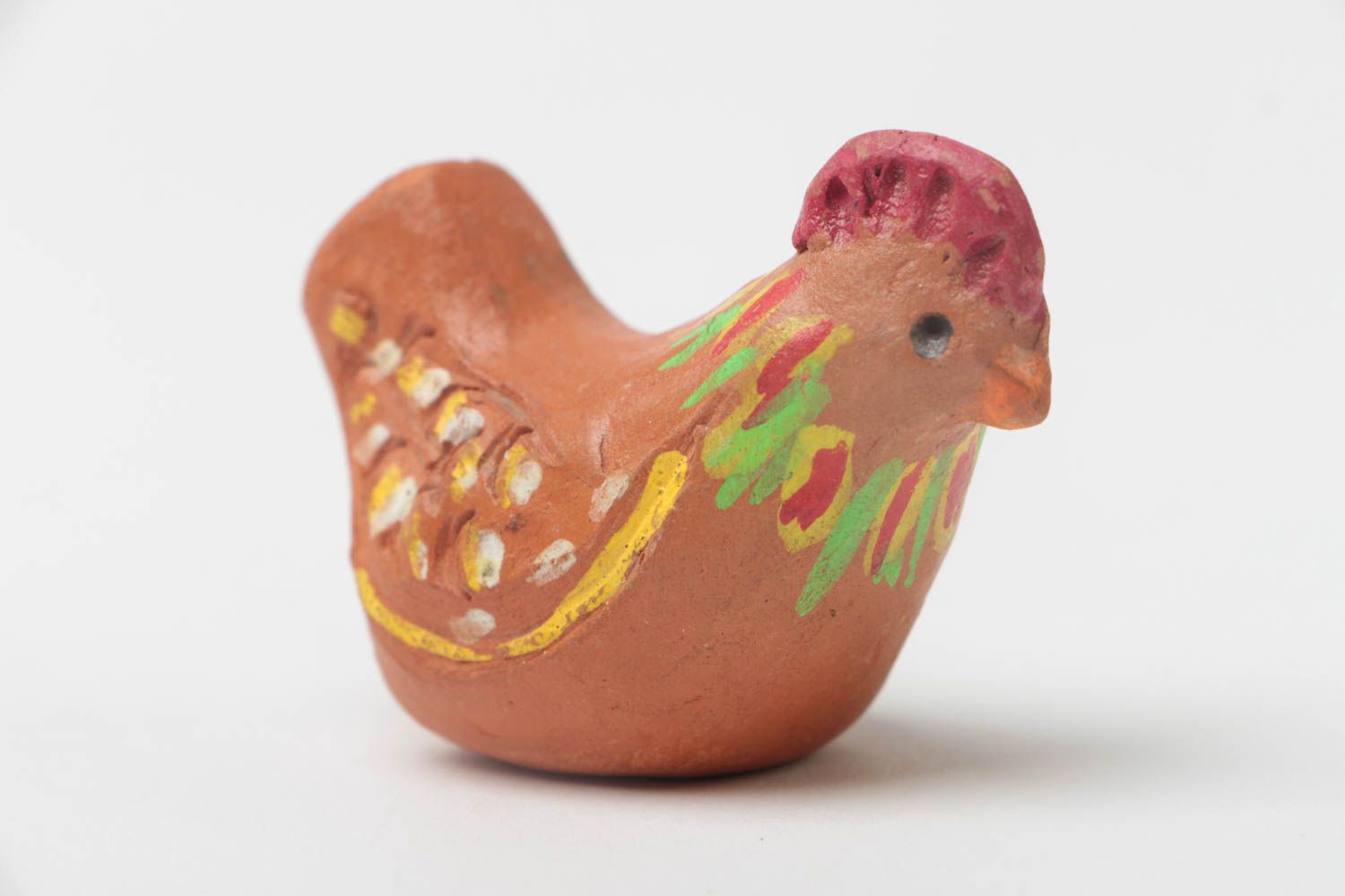 Silbato hecho a mano cerámico decorativo pintado artesanal con forma de gallina foto 2
