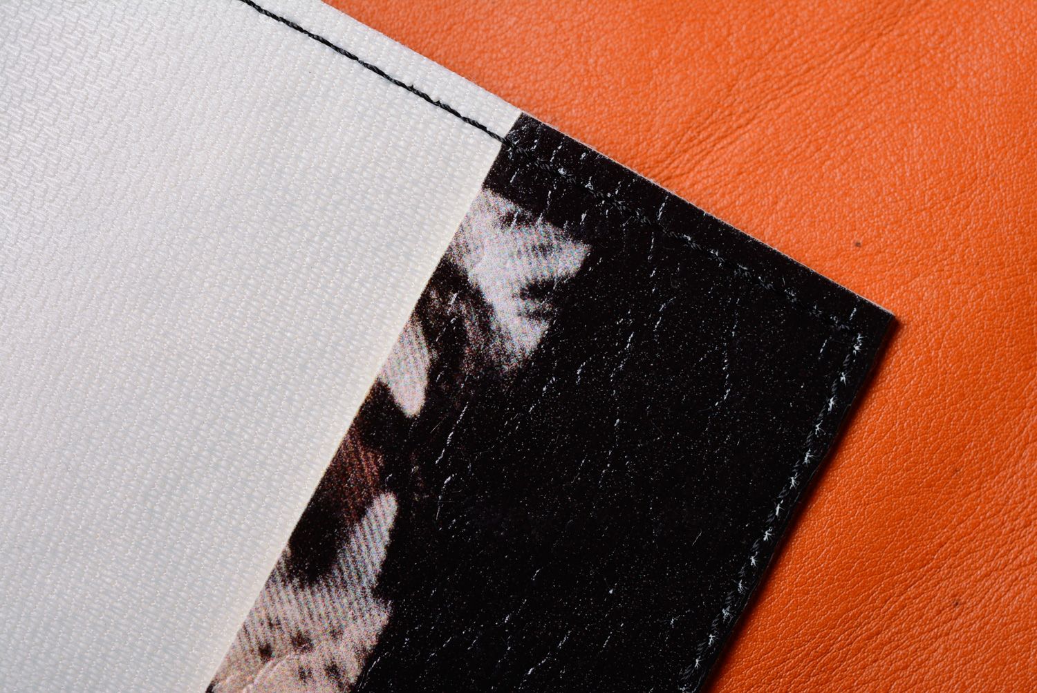 Protège-passeport en cuir artificiel noir avec imprimé Swag fait à la main photo 5