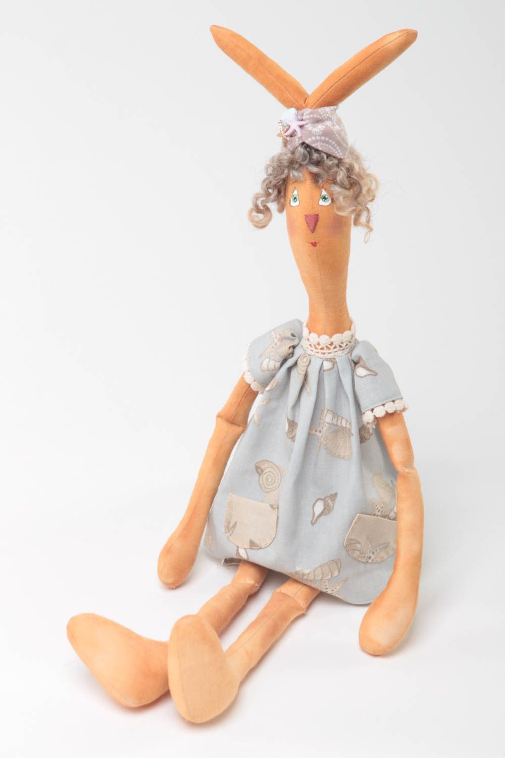 Тканевая игрушка ручной работы небольшая зайка девочка в платье красивая фото 3